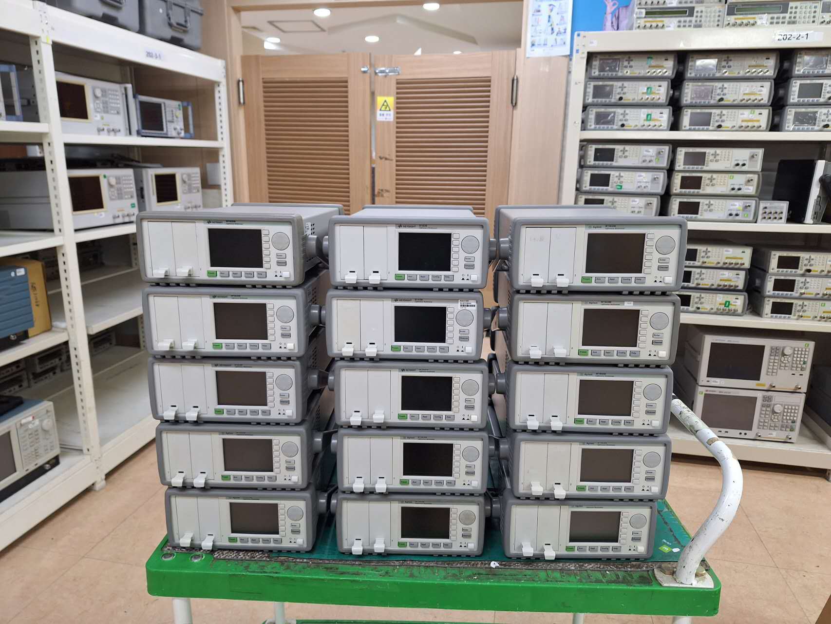 Последние блоги о компании 16x Keysight 8163B Оптоэлектронные мультиметры – Доступно оптом