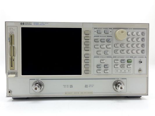 Купить Использованный векторный анализатор цепей Keysight Agilent 8722D с диапазоном частот от 50 МГц до 40 ГГц и динамическим диапазоном 105 дБ в стоечном исполнении Производство в сети