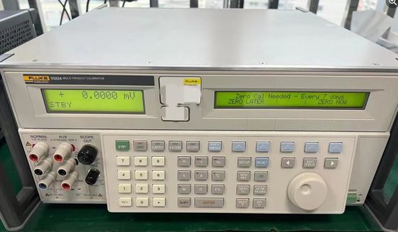 Купить Использованный многофункциональный калибратор Fluke 5522A с частотой 10 МГц и интерфейсом RS-232. Полностью протестированное оборудование для испытаний на различные продукты. Производство в сети