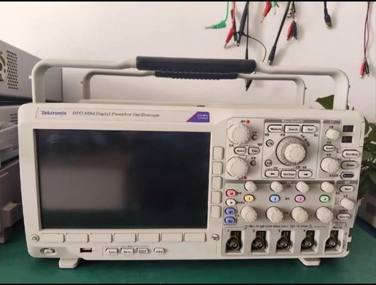 Купить Подержанный цифровой фосфорный осциллоскоп Tektronix DPO3054 с полосой передачи 500 МГц, 4 канала и скоростью отбора 2,5 ГС/с Производство в сети