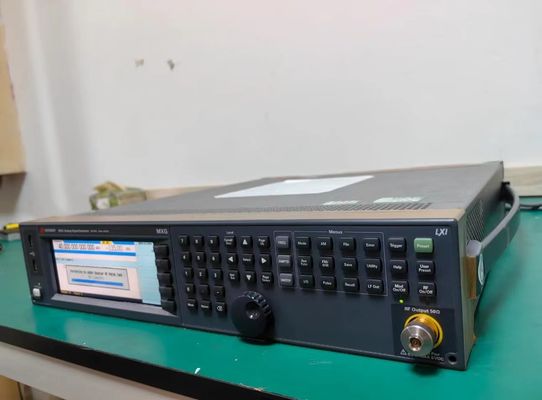 Купить Генератор сигналов микроволновый Keysight N5183B MXG серии X, от 9 кГц до 40 ГГц, с выходной мощностью +19 дБм и скоростью переключения 600 мкс Производство в сети
