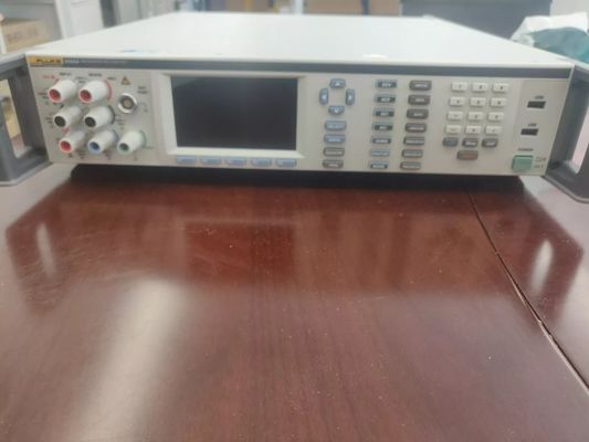 Купить Справочный мультиметр Fluke 8588A с разрешением 8,5 цифр и точностью напряжения 77 мкВ/В для точной промышленной калибровки Производство в сети