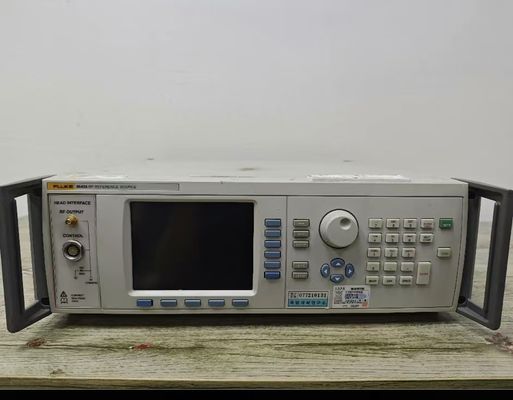 Купить Протестированный многоцелевой калибратор источника ВЧ-сигналов Fluke 9640A Series с диапазоном частот от 1 мГц до 4 ГГц в бывшем употреблении Производство в сети