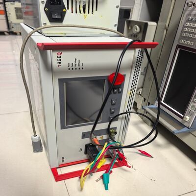 купить Teseq NSG 3060 Транзиционный генератор ЭМК Испытательное оборудование для отключения напряжения Синусоидный шум и испытание иммунитета магнитного поля с синхронизированными генераторами функций Производство в сети