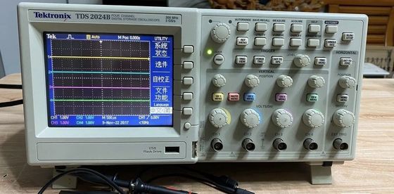Используемое хорошее состояние цвета DSO Мульти-канала 4CH 2GSs 200MHz Tektronix TDS2024B