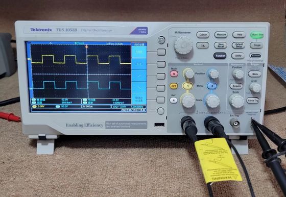 Цифровой фосфорный осциллоскоп TBS1052B