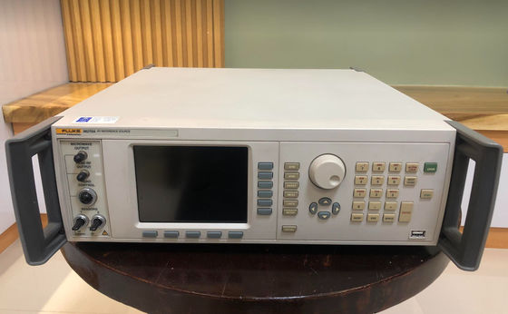 Испытанный калибровщик многопродукта Fluke 96270A 27 ГГц с низкой фазой шума