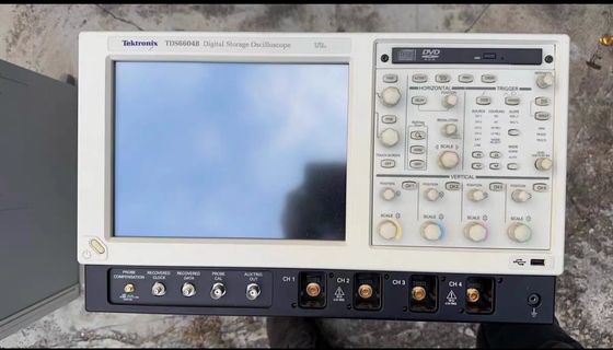 Использованный Tektronix TDS6604B Цифровой хранилищный осциллоскоп 4 канала 6 ГГц Цветной ЖК-дисплей