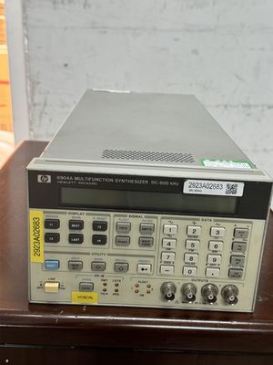 Keysight Agilent 8904A Многофункциональный синтезатор 600 кГц OPT 001 002 Испытанные функции Максимальная скорость чтения 000 показаний/с