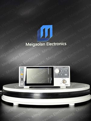 Векторный генератор сигналов R&S SMCV100B с диапазоном от 4 кГц до 7,125 ГГц, выходной мощностью +25 дБм и полосой модуляции 240 МГц